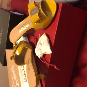Salvatore ferragamo NWT sandals Sz 37